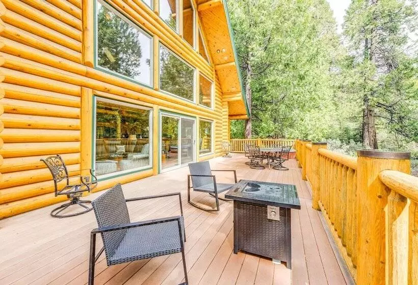 Shaver Lake Mountain Cabin W/ Hot Tub & Gas Grill!