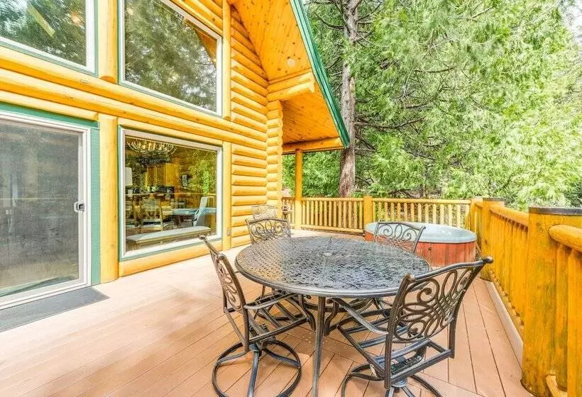 Shaver Lake Mountain Cabin W/ Hot Tub & Gas Grill!
