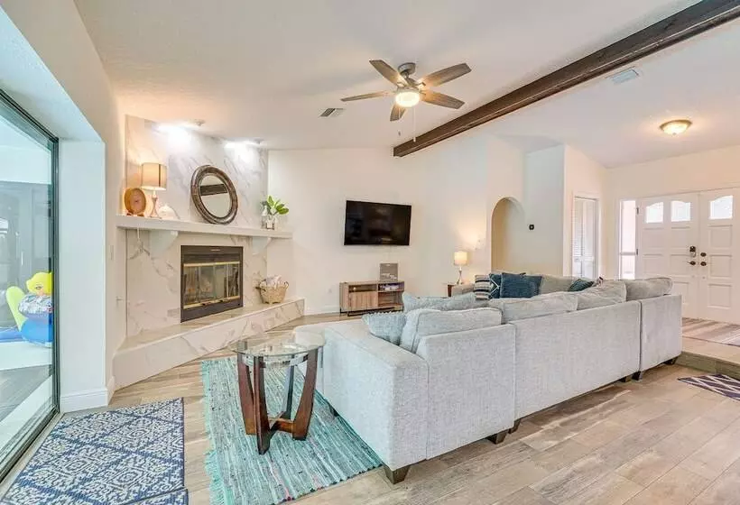 Spring Hill Retreat W/ Pool: 7 Mi To Weeki Wachee!