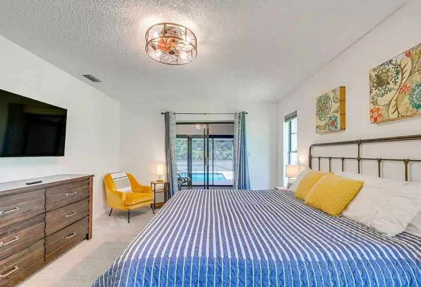 Spring Hill Retreat W/ Pool: 7 Mi To Weeki Wachee!