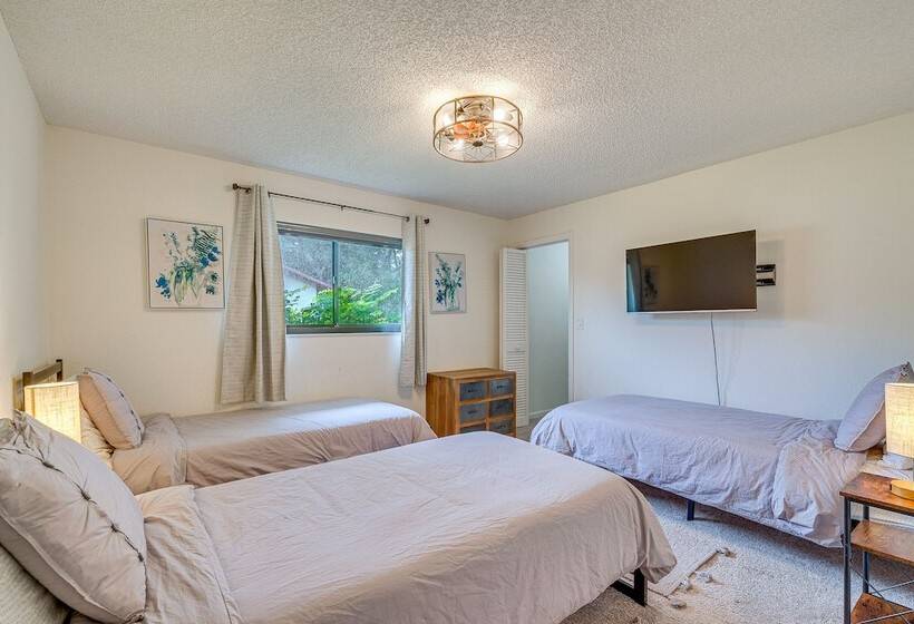 Spring Hill Retreat W/ Pool: 7 Mi To Weeki Wachee!