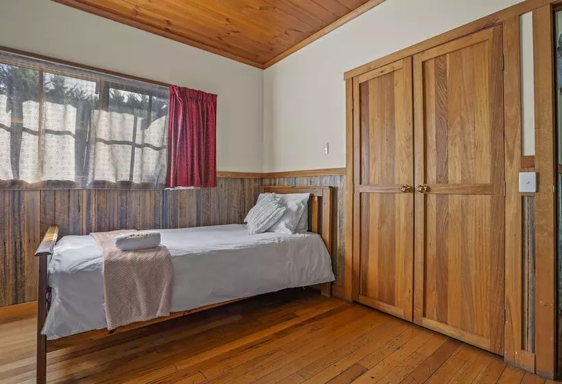 Stayau Conifer Cottage Lakeside Haven