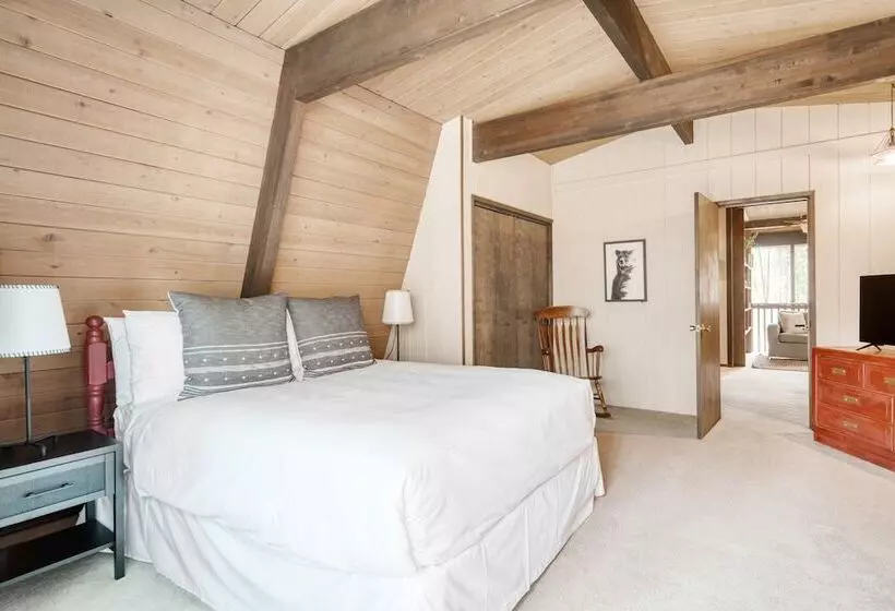 Alder By Avantstay Moody Retreat: Patio, Hot Tub In Sunriver!
