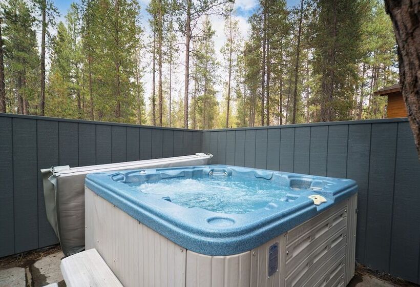 Alder By Avantstay Moody Retreat: Patio, Hot Tub In Sunriver!