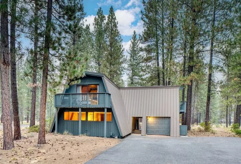 Alder By Avantstay Moody Retreat: Patio, Hot Tub In Sunriver!