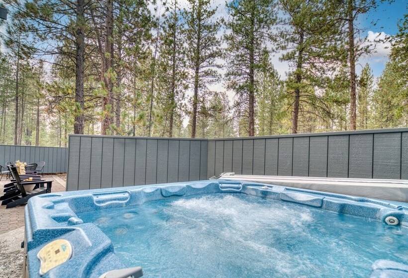 Alder By Avantstay Moody Retreat: Patio, Hot Tub In Sunriver!