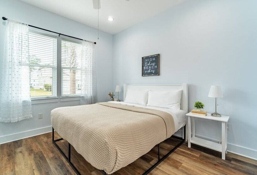 Bottlenose By Avantstay Walk To Miramar Beach