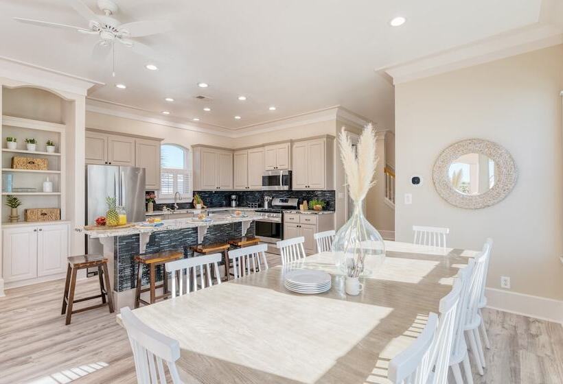 Calico By Avantstay Beachfront Retreat