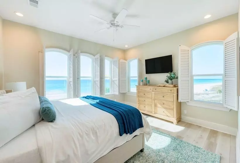 Calico By Avantstay Beachfront Retreat