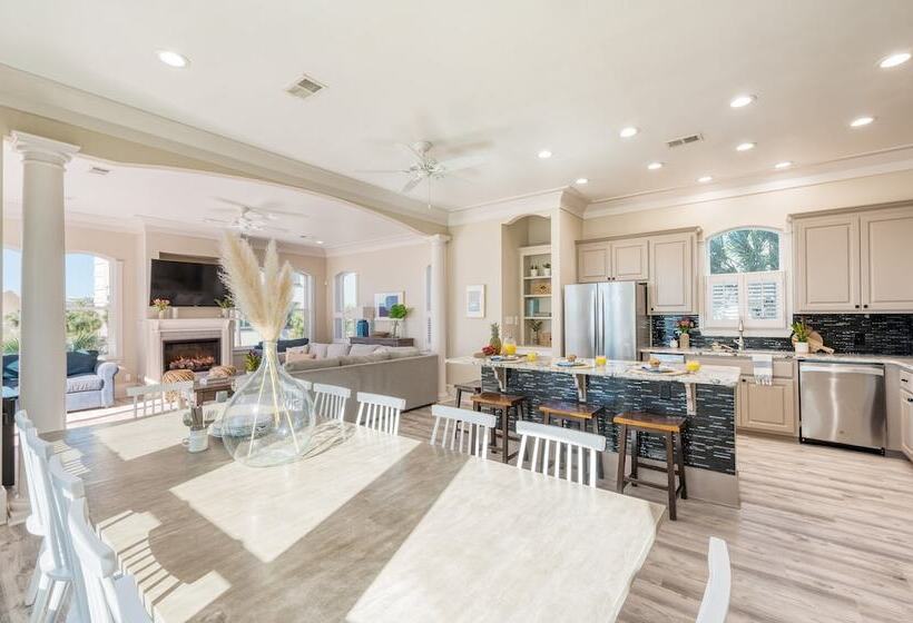 Calico By Avantstay Beachfront Retreat