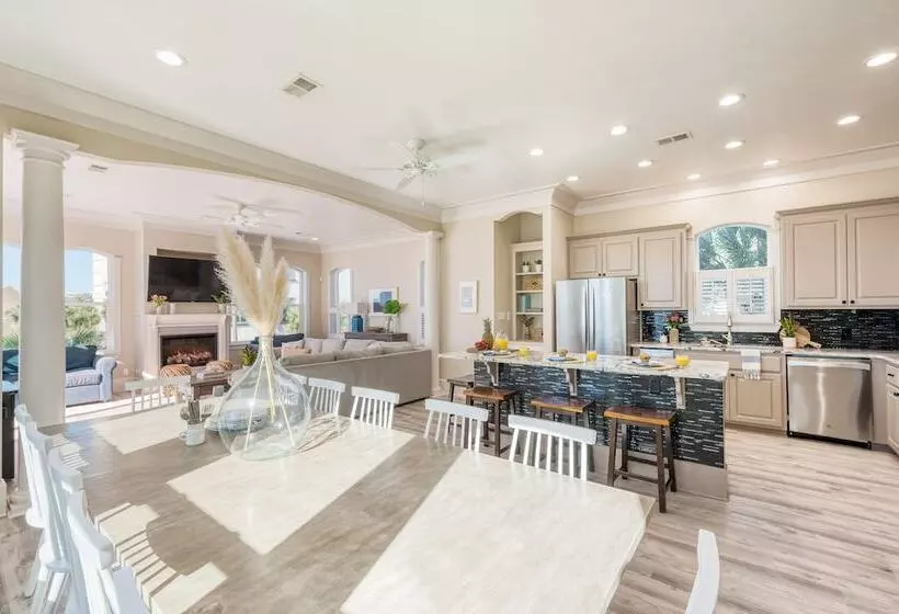 Calico By Avantstay Beachfront Retreat