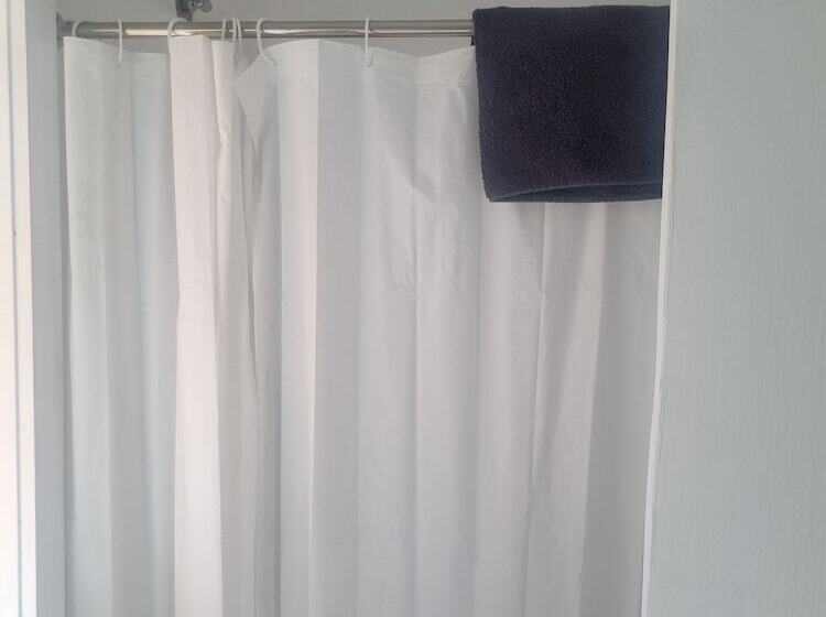 Commercial Hotel Young