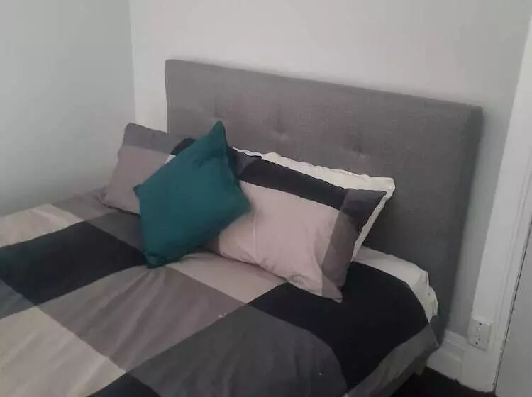 Commercial Hotel Young