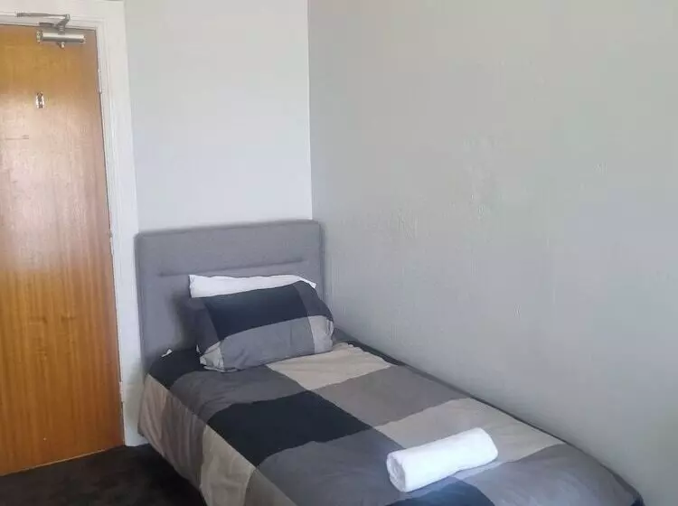 Commercial Hotel Young