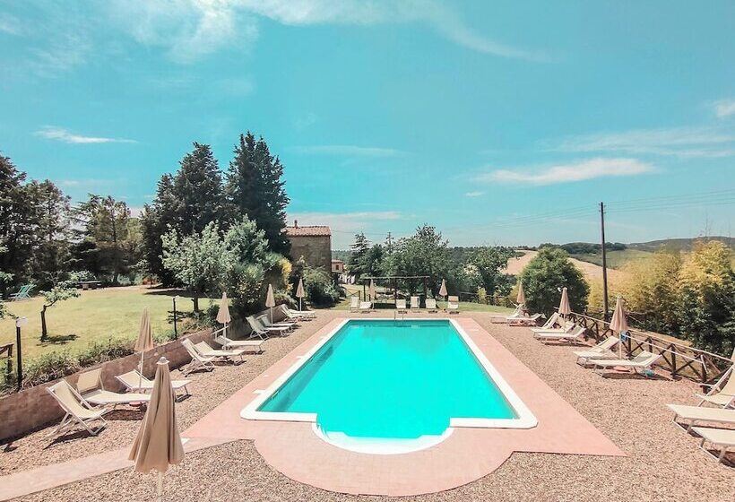 ホテル Agriturismo La Ripolina