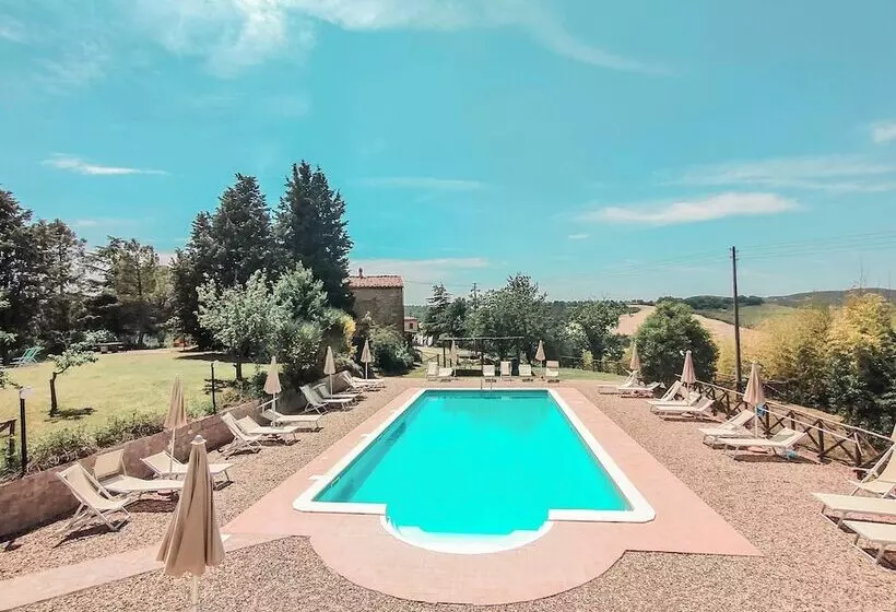 ホテル Agriturismo La Ripolina