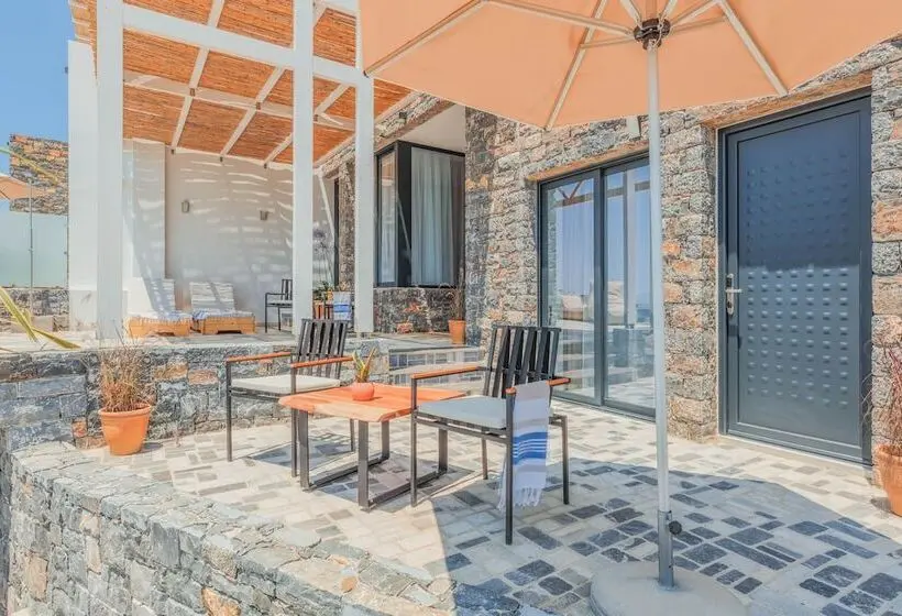 Plakakia Luxury Apartments