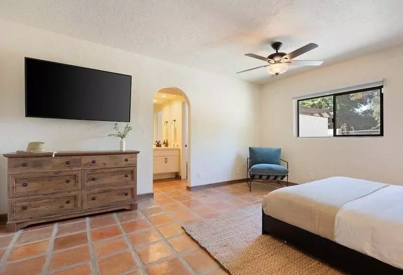 Starlight Estate By Avantstay 20 People! Architectual Mansion W/ Pool, Tennis Court, Game Room