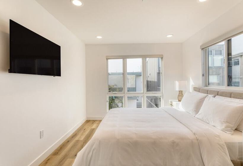 Velvet Sand I By Avantstay Steps To Newport Beach Private Rooftop W/ Outdoor Kitchen & Hot Tub!