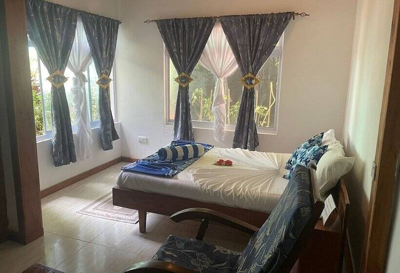 تختخواب و صبحانه Jeanny S Apartments