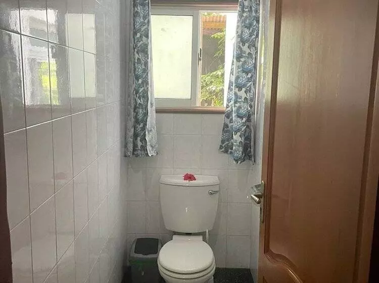 تختخواب و صبحانه Jeanny S Apartments