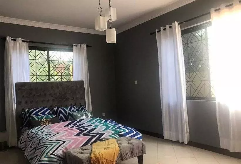 هاستل Arusha Jambo House