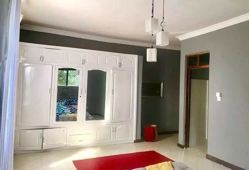 هاستل Arusha Jambo House
