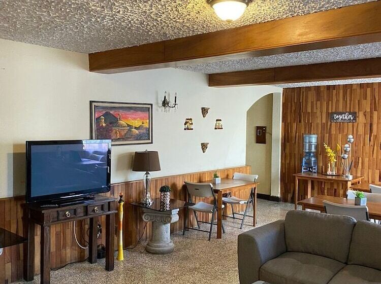 هاستل Hostal Los Volcanes