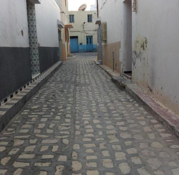 مبيت وإفطار Dar El Goulli