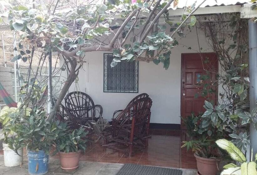 Hostel Tadeo San Juan Del Sur