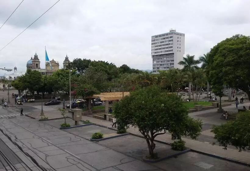 هتل Centenario