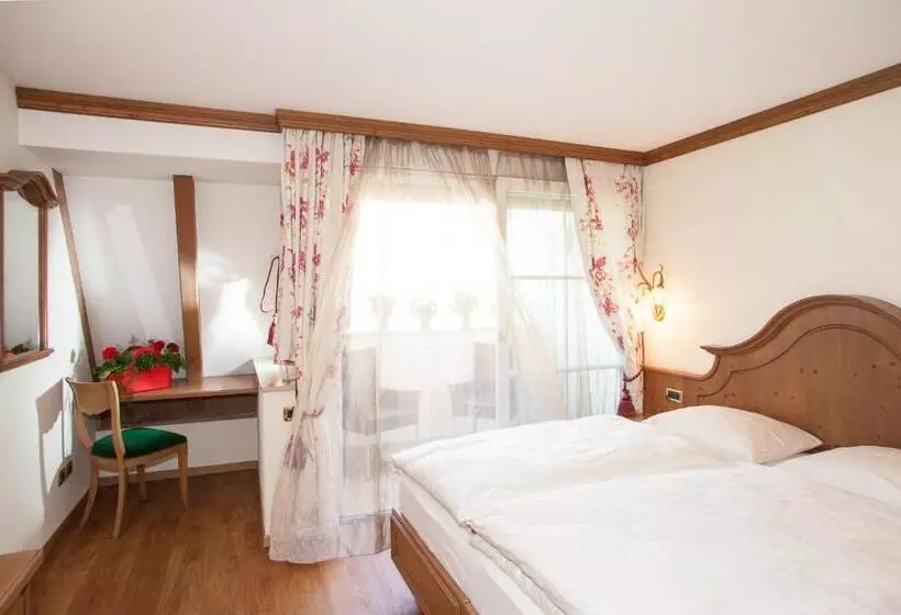 Hotelli Comfort Erica Dolomiti Val D Adige