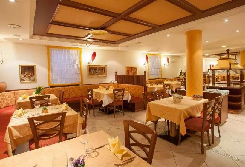 Hotelli Comfort Erica Dolomiti Val D Adige