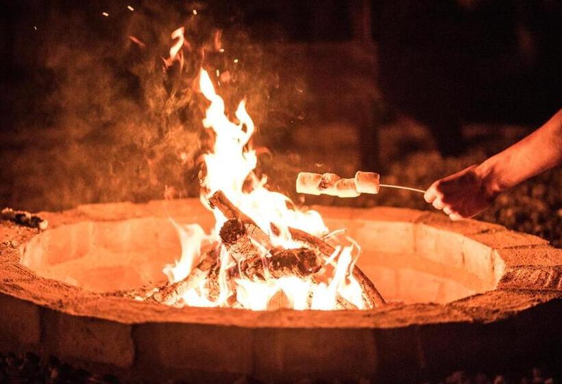 هتل De Campo Villa De Ada