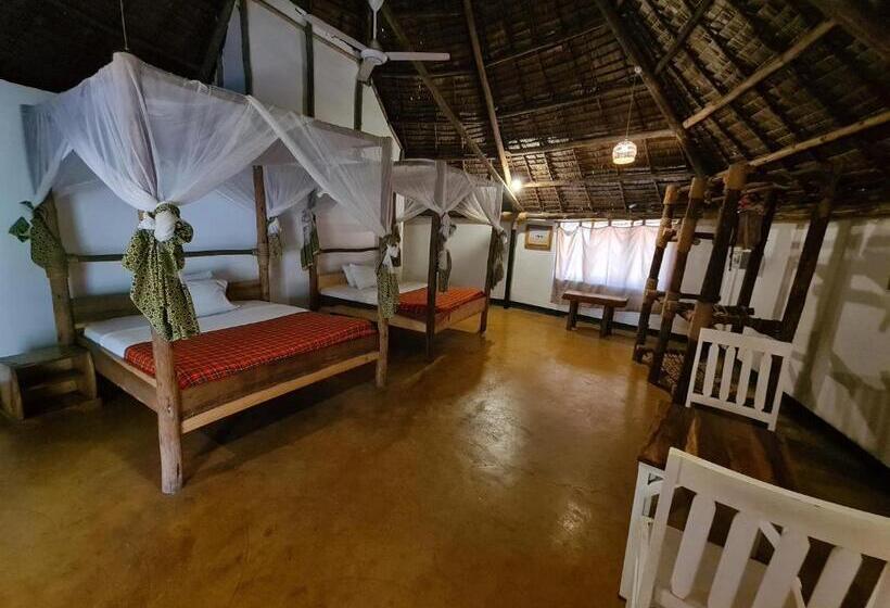 هتل Honey Badger Lodge