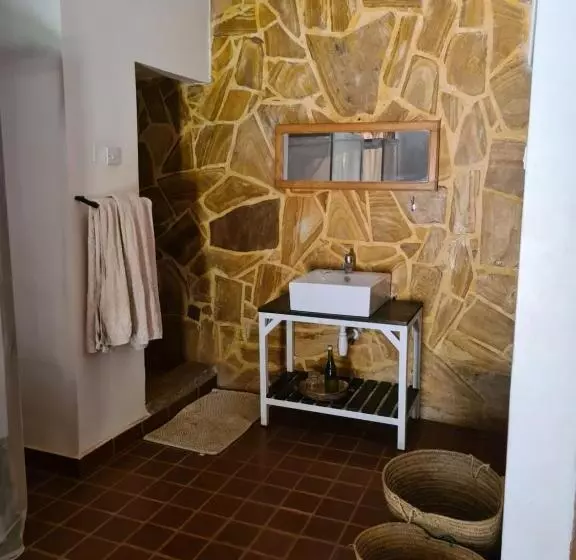 هتل Honey Badger Lodge