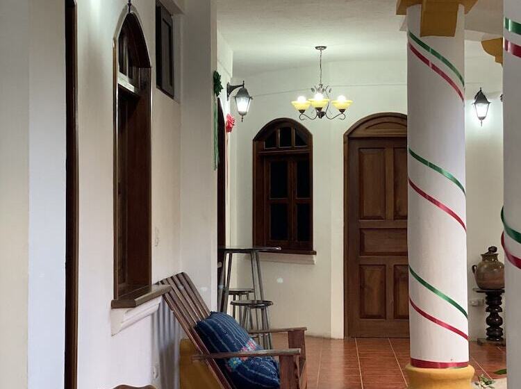 هتل Los Angeles Panajachel