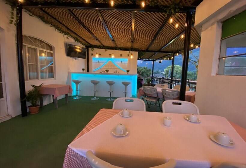 هتل Los Angeles Panajachel