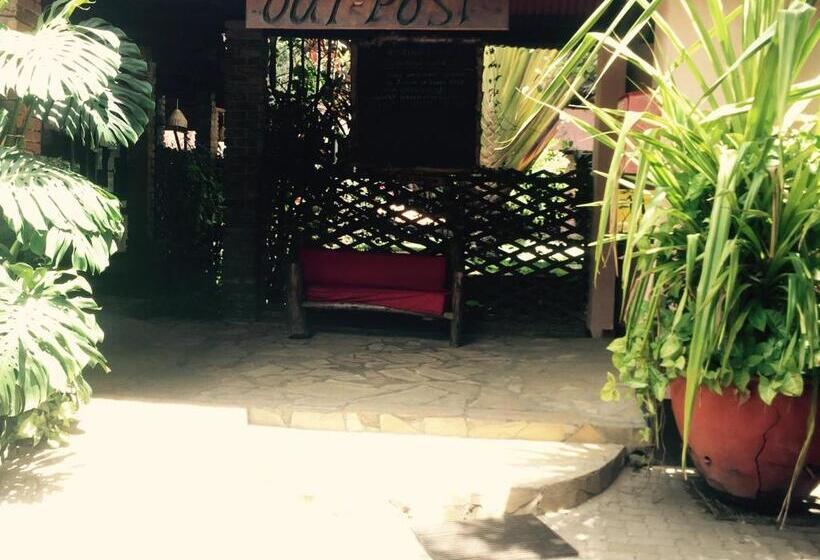 Отель Outpost Lodge