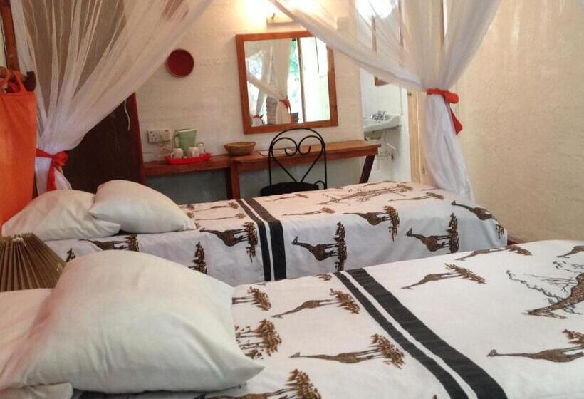 Отель Outpost Lodge