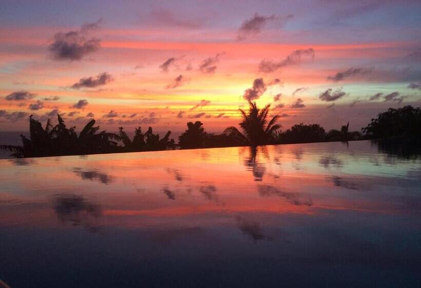 هتل Tet Rouge Resort