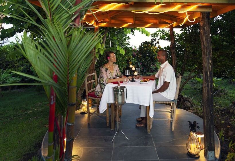 هتل Tet Rouge Resort