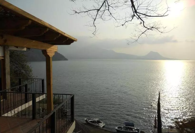 استراحتگاه Atitlan Villas