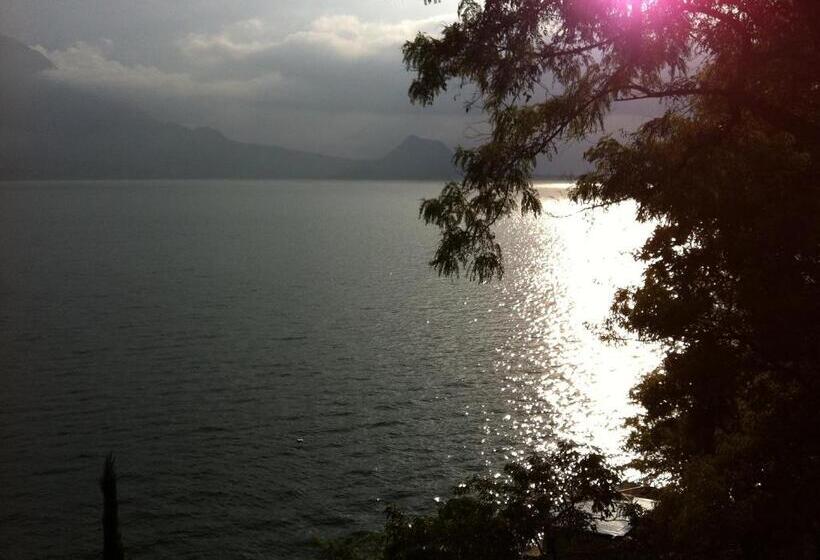 استراحتگاه Atitlan Villas