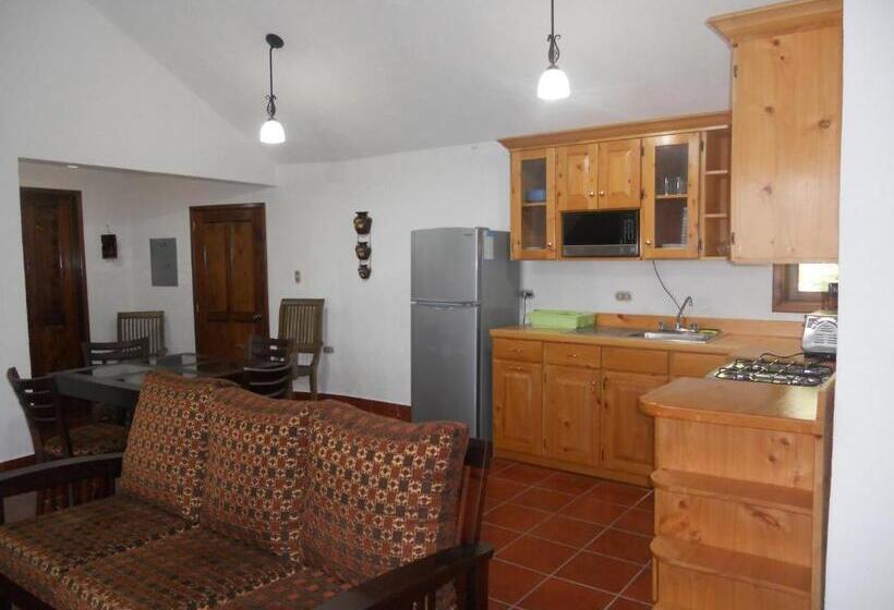 استراحتگاه Atitlan Villas