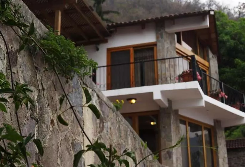 استراحتگاه Atitlan Villas