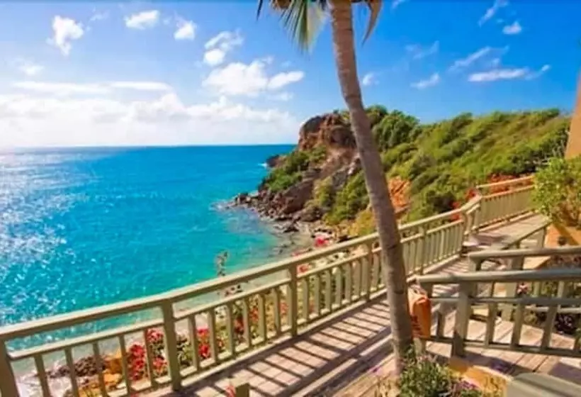 استراحتگاه Lindbergh Bay