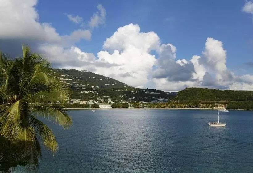 استراحتگاه Lindbergh Bay