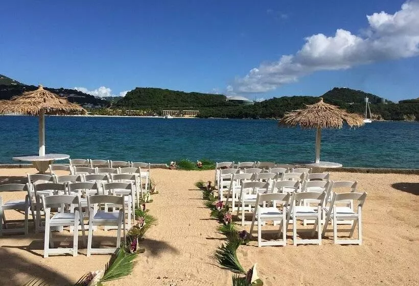 استراحتگاه Lindbergh Bay