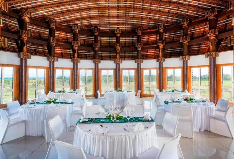 Sheraton Samoa Beach Resort